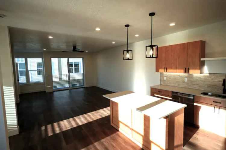 Luxury 3 Bed 3.5 Bath Home Near Boise River