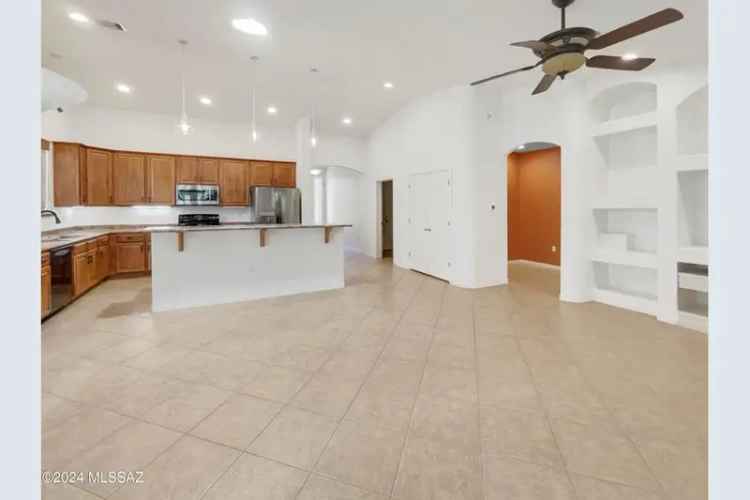 Single-family house For Sale in Green Valley, Arizona