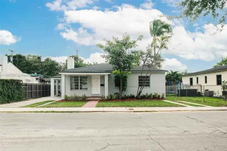 Multi-family house For Sale in 3434, Southwest 6th Street, Miami, Florida