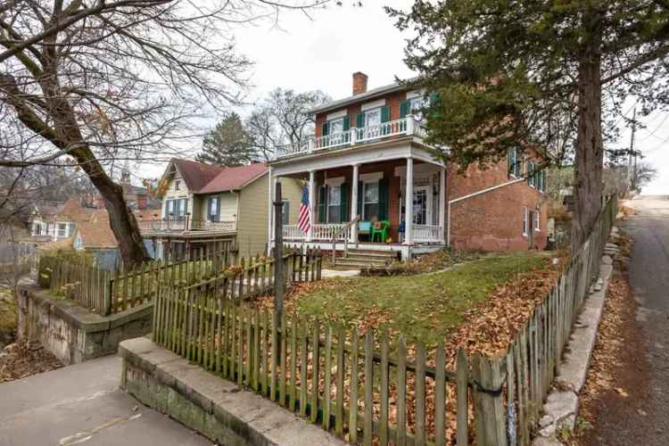 Single-family house For Sale in 108, North Prospect Street, Galena, Illinois