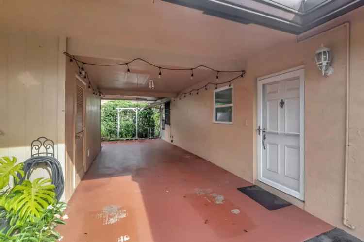 House For Sale in Delray Beach, Florida