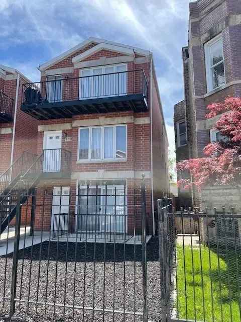 Multi-family house For Sale in 2719, West Polk Street, Chicago, Illinois