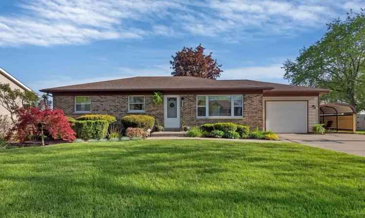 Single-family house For Sale in 9803, West 136th Lane, Cedar Lake, Indiana