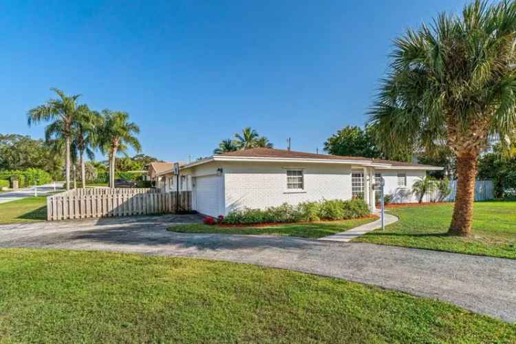 Single-family house For Sale in 1098, Northwest 5th Avenue, Boca Raton, Florida