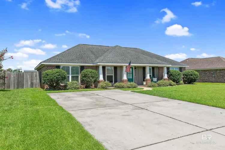 Single-family house For Sale in Robertsdale, Alabama