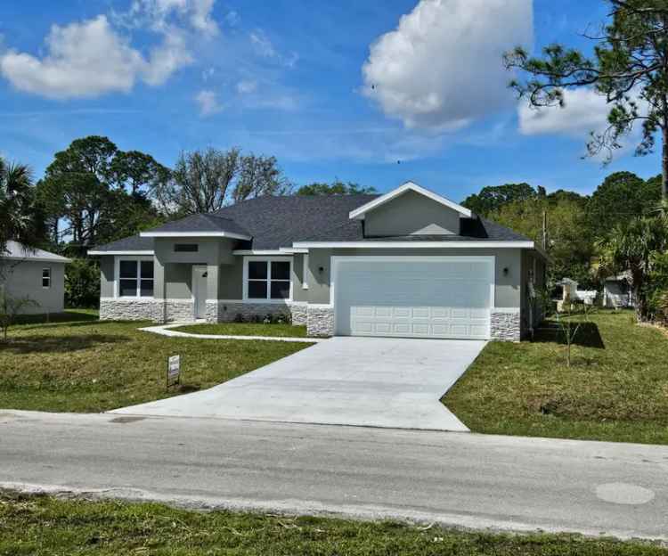 Single-family house For Sale in Palm Bay, Florida