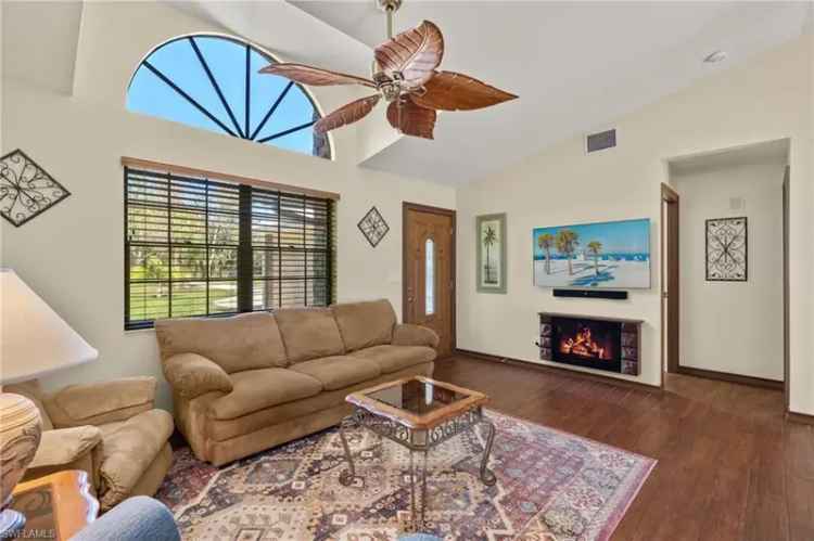 Single-family house For Sale in 5790, Dogwood Way, East Naples, Florida