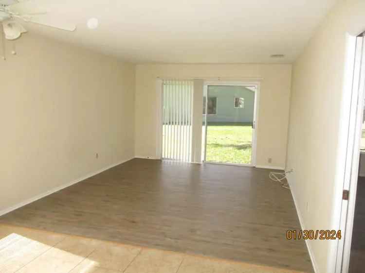 House For Sale in Port Saint Lucie, Florida