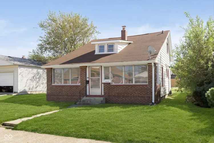 Single-family house For Sale in 4217, East 11th Street, Indianapolis, Indiana