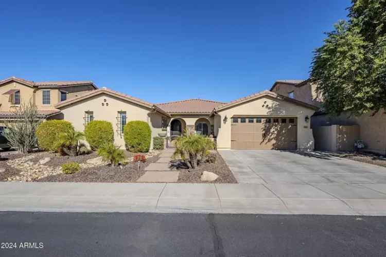 Single-family house For Sale in 3414, East Virgil Drive, Gilbert, Arizona