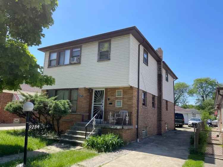 Single-family house For Sale in 9254, South Burnside Avenue, Chicago, Illinois