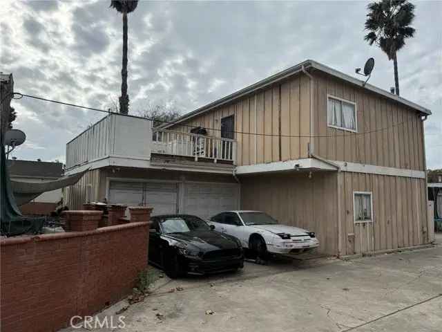 Multi-family house For Sale in 208, North Wright Street, Santa Ana, California