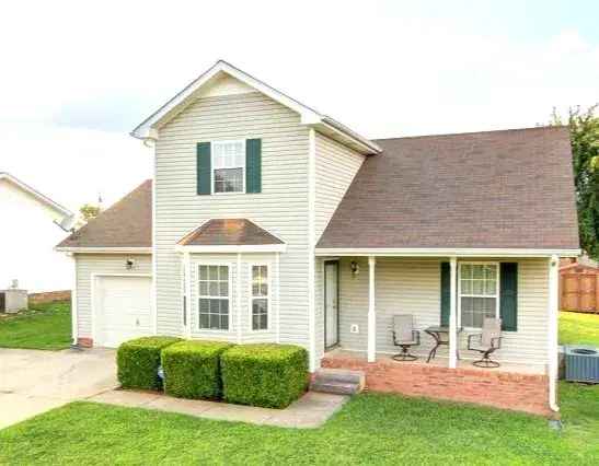 3-Bedroom Home Near Ft Campbell - Pet Friendly