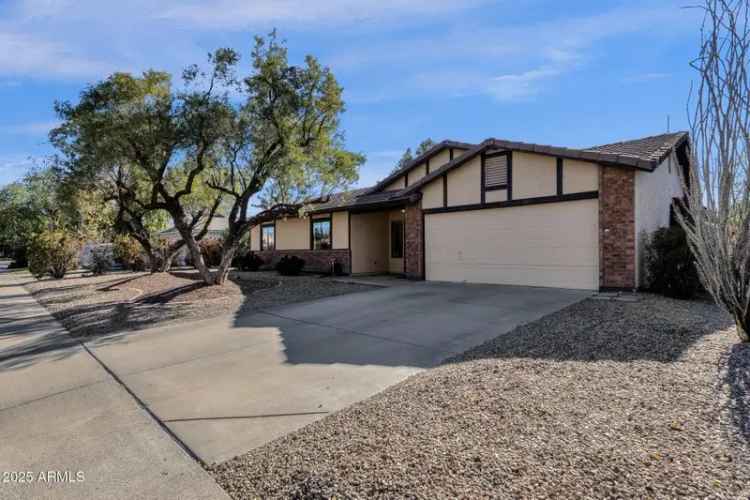 Single-family house For Sale in 2647, East Evergreen Street, Mesa, Arizona