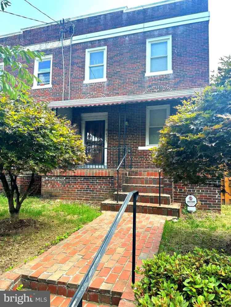 Single-family house For Sale in 602, Rittenhouse Street Northwest, Washington, District of Columbia