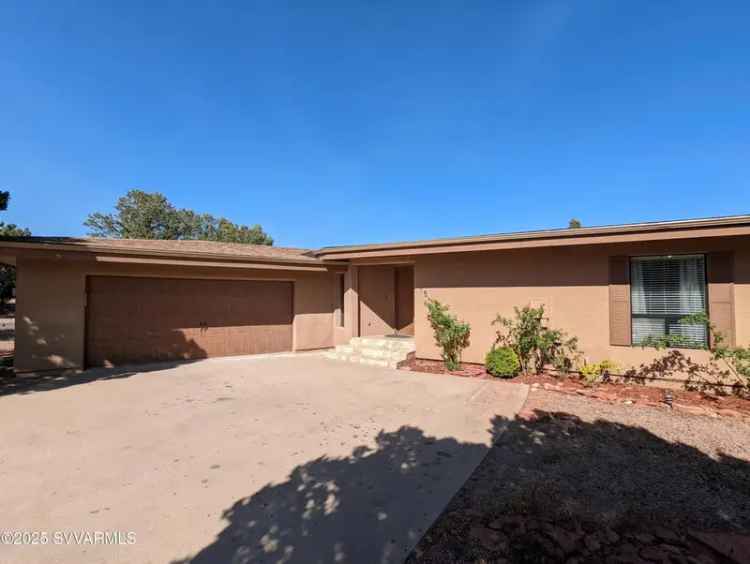 Single-family house For Sale in 15, Mission Circle, Sedona, Arizona