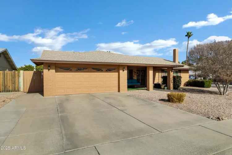 Single-family house For Sale in 4762, East Pawnee Circle, Phoenix, Arizona