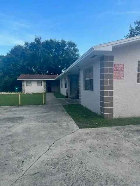 Multi-family house For Sale in 2154, Northwest 61st Street, Hialeah, Florida