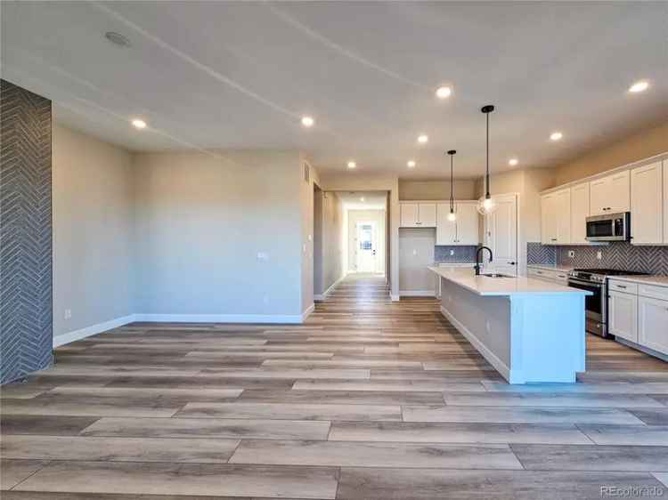 Single-family house For Sale in Littleton, Colorado