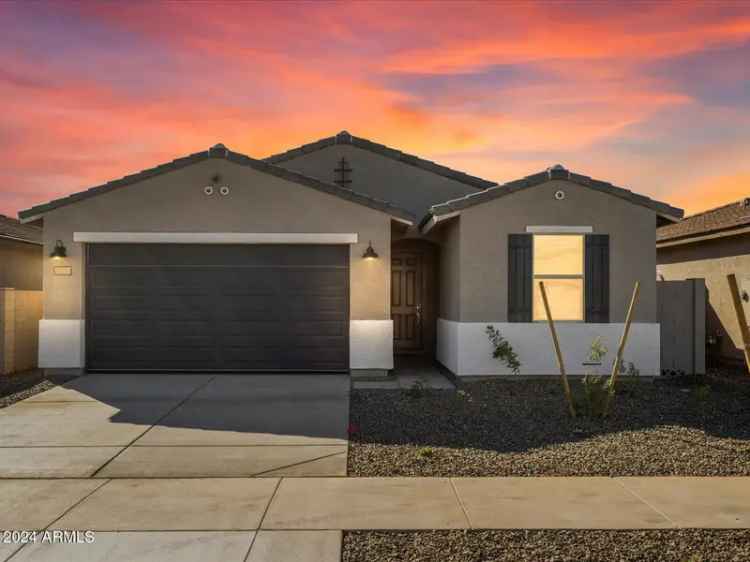 Single-family house For Sale in Surprise, Arizona