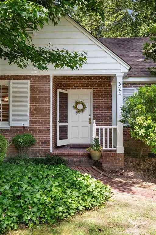 Single-family house For Sale in 324, Payne Street, Auburn, Alabama