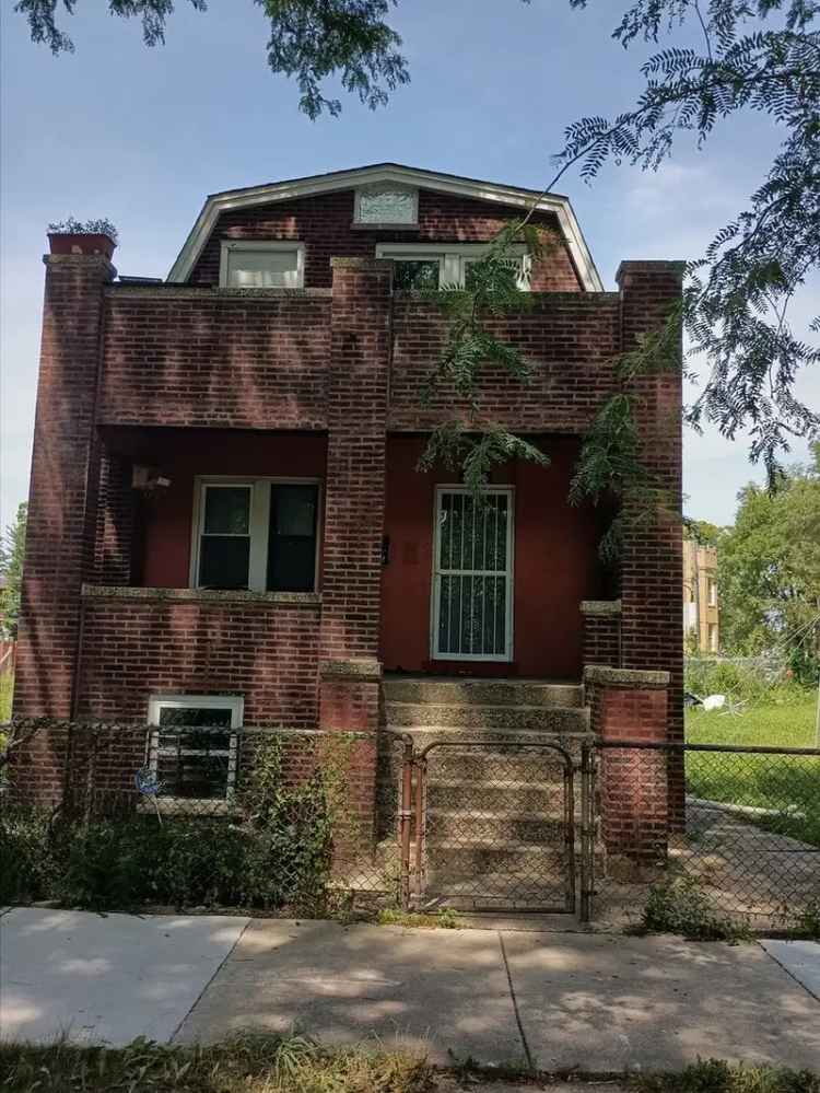 Single-family house For Sale in 3906, West Huron Street, Chicago, Illinois